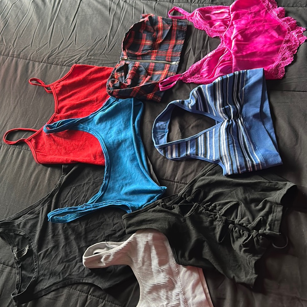 Girls tank / crop top bundle